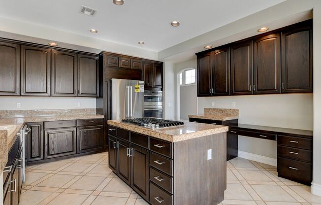 $1000 off 1st months Rent Guard-Gated Golf Course Living on the 14th Green!