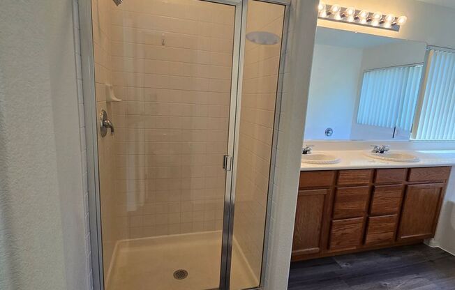 3 beds, 3 baths, $2,395
