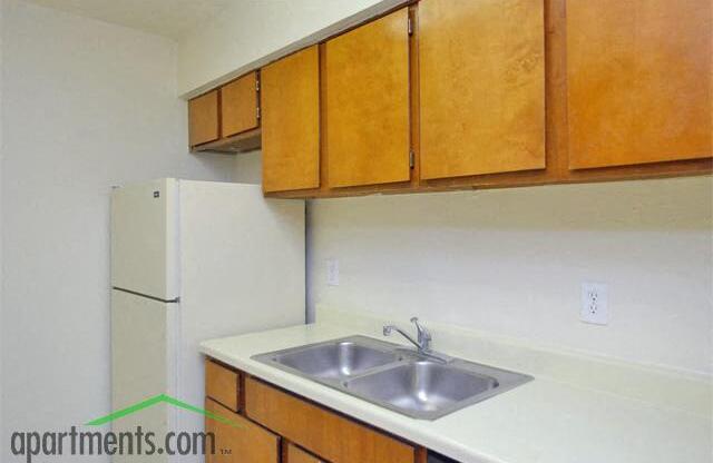 light brown kitchen cabinets