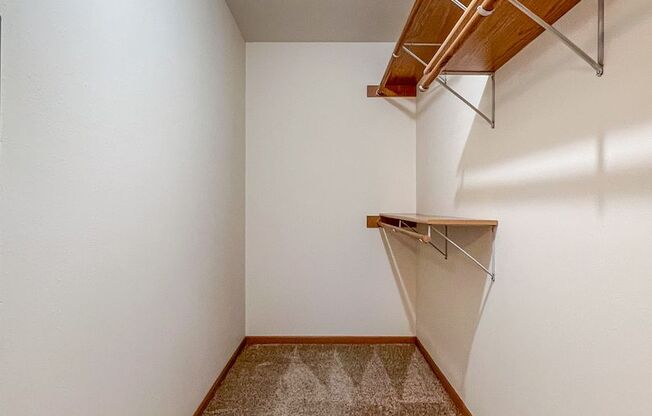 1 bed, 1 bath, 547 sqft, $875, Unit WE 1000 RL-13