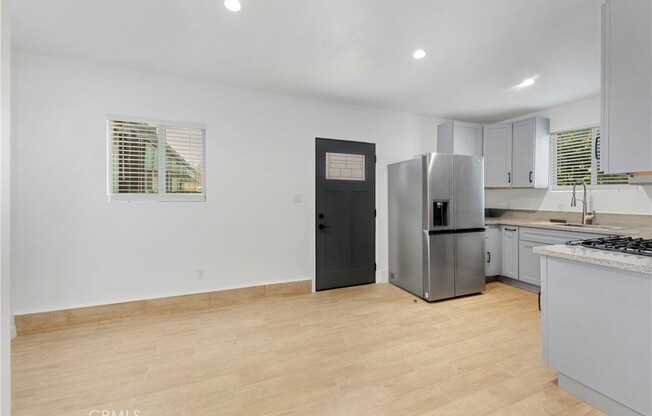 1 bed, , 420 sqft, $1,895