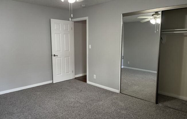 2 beds, 1 bath, 890 sqft, $2,555, Unit 0031