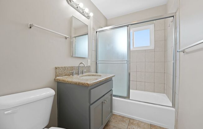 2433-2435 S. Baldwin Ave.