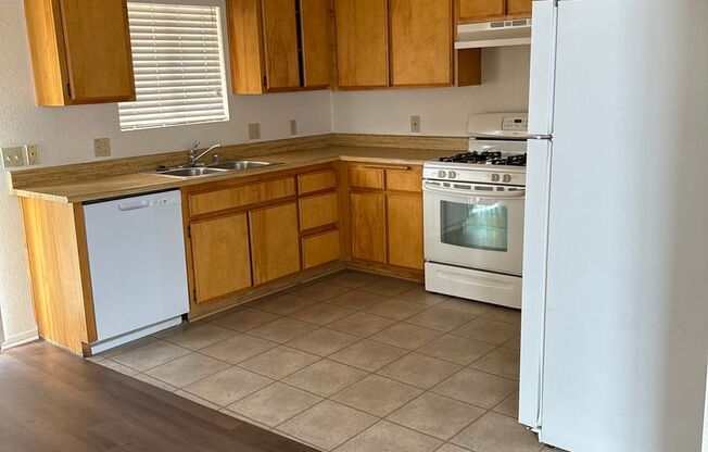 2 beds, 1 bath, $1,250