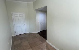 2 beds, 1 bath, $2,000