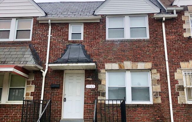 Large 3-Bed, w/ Central Air & Laundry in-unit