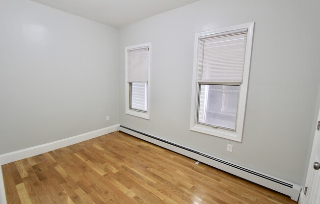 460 Saratoga St 1