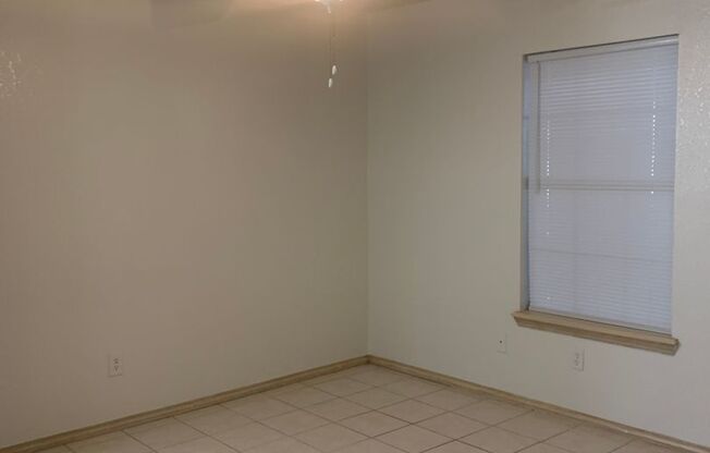 2 beds, 2 baths, 1,006 sqft, $875, Unit 62