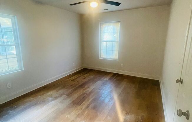 3 beds, 1 bath, $2,200