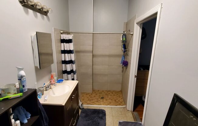 1 bed, 1 bath, 550 sqft, $1,100, Unit #102 (2)