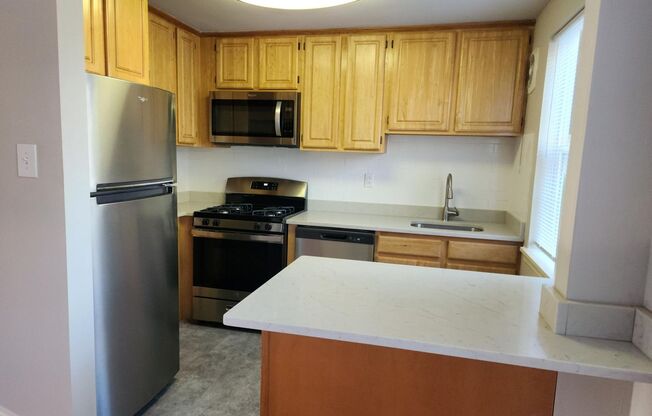 2 beds, 1 bath, 897 sqft, $2,335, Unit G-14