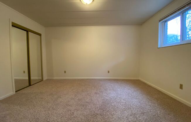 1 bed, 1 bath, $1,025, Unit B-13
