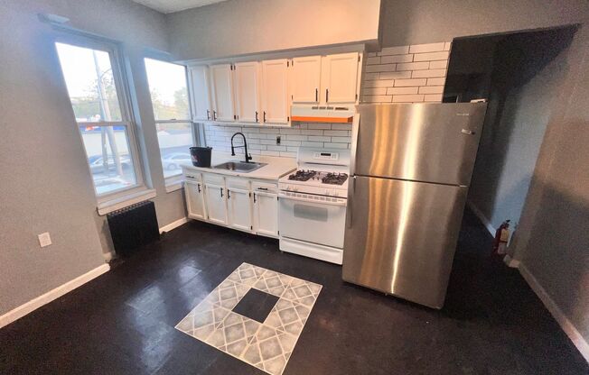 2 beds, 1 bath, $1,075, Unit 1