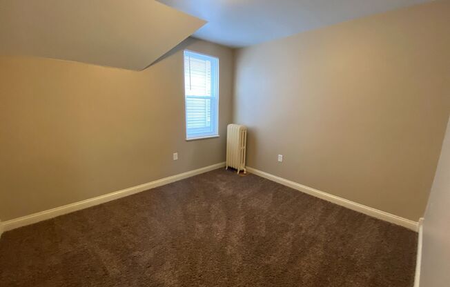 1 bed, 1 bath, 401 sqft, $610, Unit Apt 4