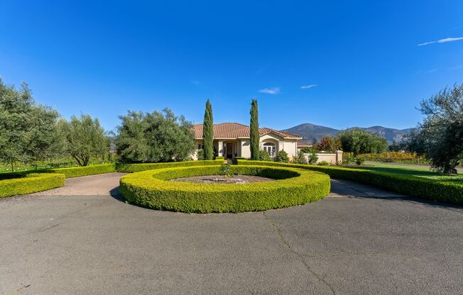 Monticello Road Home with Scenic Vineyard Views