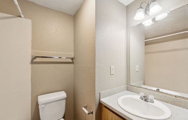3 beds, 2 baths, 643 sqft, $1,900, Unit C203