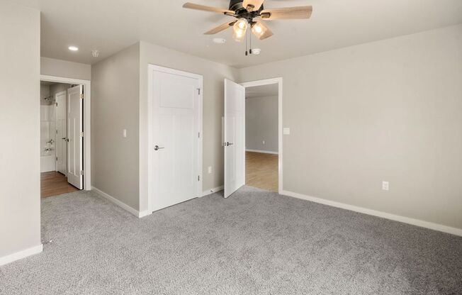 1 bed, 1 bath, 1,021 sqft, $1,549.99, Unit 194-05