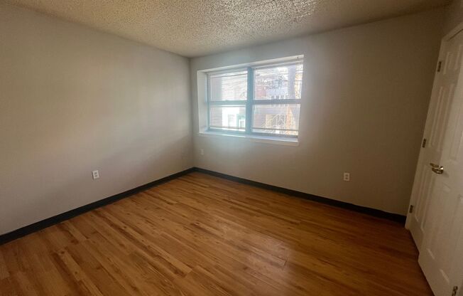 2 beds, 1 bath, 800 sqft, $1,434, Unit 201N