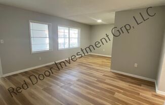 Upstairs 2/1 - Small Quiet Apartment Community - Minutes from the River