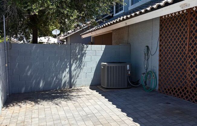 **WONDERFUL & SPACIOUS 3 BEDROOM/2.5 BATHROOM TOWNHOUSE IN CHANDLER (RAY & MCQUEEN)**