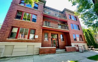 2301 2303 E Belleview Pl