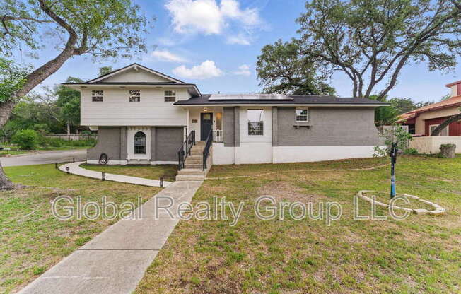 806 SUGAR PINE DR