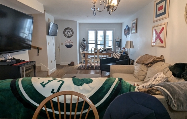 3 beds, 2.5 baths, 1,600 sqft, $4,500, Unit D