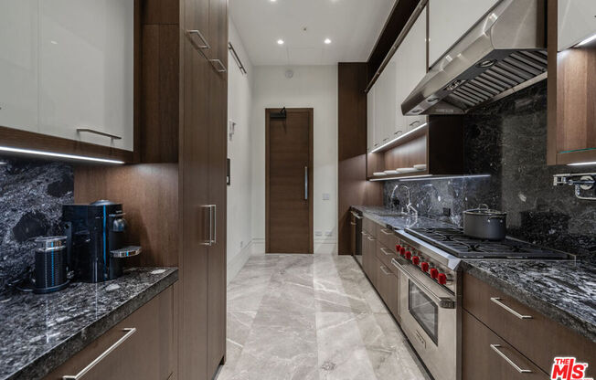6 beds, 9.5 baths, 19,313 sqft, $80,000, Unit PH