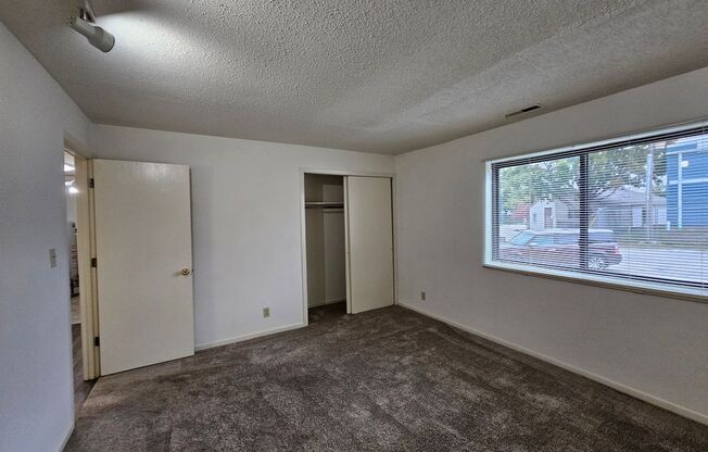 1 bed, 1.5 baths, 825 sqft, $1,095, Unit Z-03
