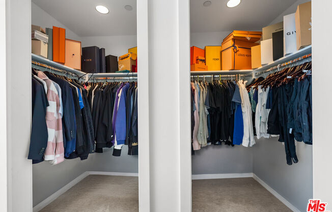 2 beds, 3 baths, 1,700 sqft, $9,500, Unit 37K