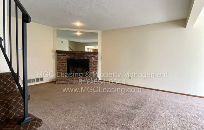 2 beds, 1.5 baths, 1,200 sqft, $1,295, Unit 3553 NE Independence Cir