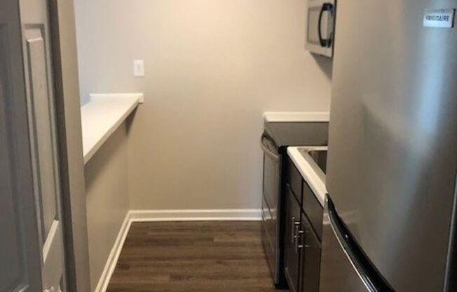 1 bed, 1 bath, 600 sqft, $767, Unit B13