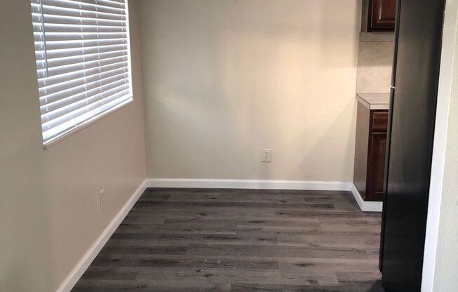 L-Pinetree Apartments