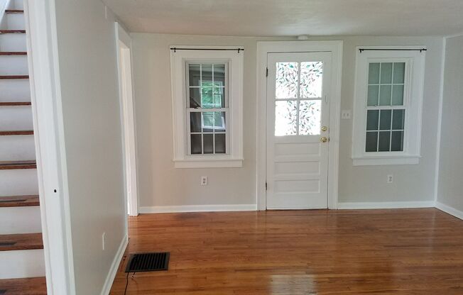 2 beds, 1.5 baths, $1,700, Unit 414 Fourth Street