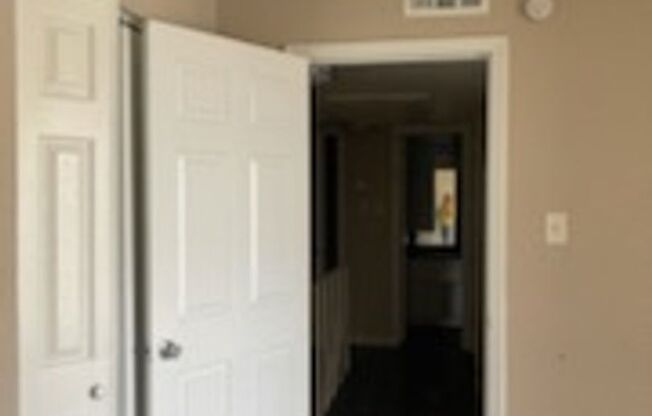 2 beds, 1.5 baths, 949 sqft, $1,450, Unit 281