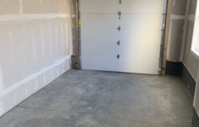 Modern 2-Bedroom Home in Quiet New Neighborhood – Fully Furnished, Pet-Friendly, Garage & More!