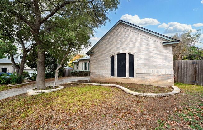 Spacious & Updated 3-Bedroom Home in Deer Creek, Schertz, TX - Realtor Commission: $500