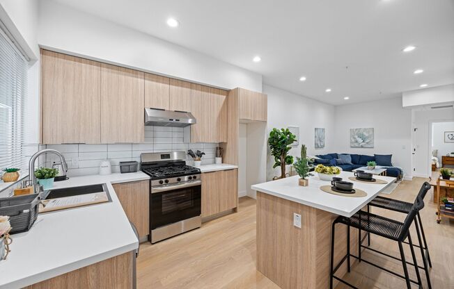 Leffingwell Apartments - 3 BED/2BATH