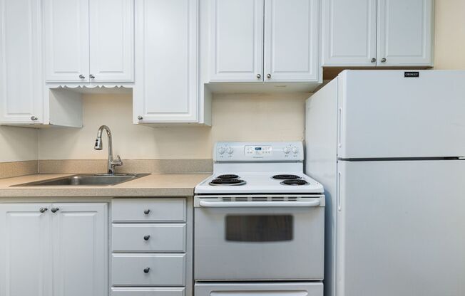 1 bed, 1 bath, 700 sqft, $1,595, Unit B306