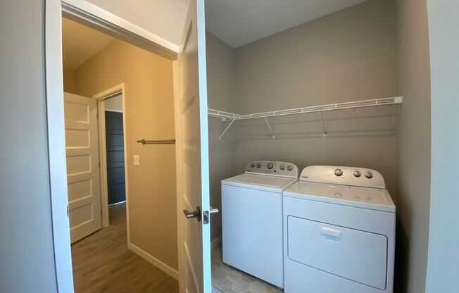 Studio, 1 bath, 611 sqft, $1,030, Unit 113