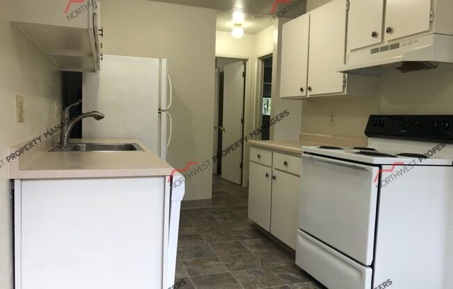 1 bed, 1 bath, 640 sqft, $1,140, Unit #27