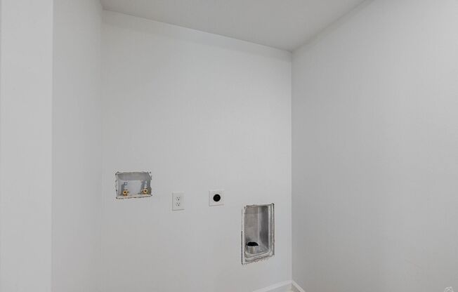 3 beds, 2 baths, 1,200 sqft, $1,995, Unit 2290-03