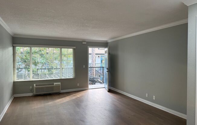 2 beds, 1 bath, 850 sqft, $2,790, Unit 785G