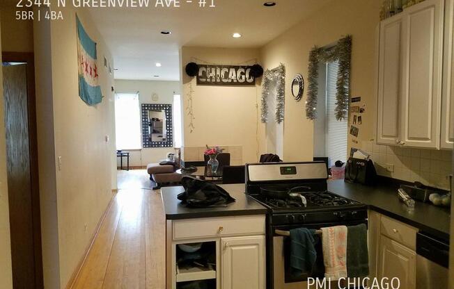 2344 N GREENVIEW AVE