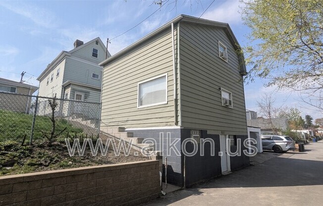 651 Bigelow Street, Rear