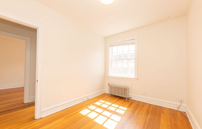 2 beds, 1 bath, 815 sqft, $1,745, Unit 507-2