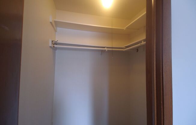 2 beds, 1 bath, 850 sqft, $1,400, Unit 204