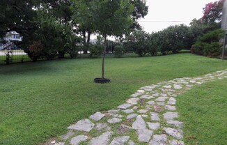 Cozy Condo close to downtown!!