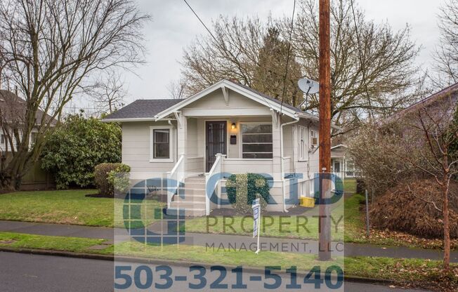 Spacious Two Bedroom Home with Backyard - N Portland!