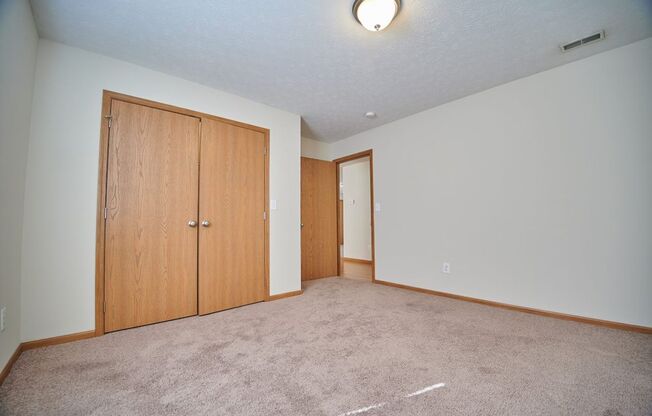 2 beds, 2 baths, 975 sqft, $1,115, Unit 412